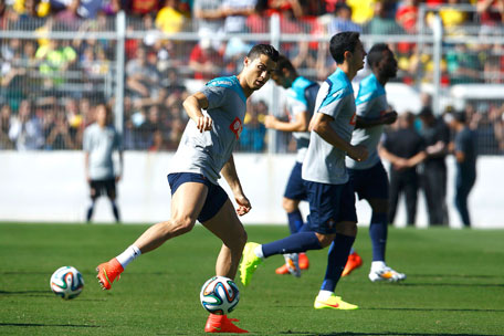 Portugal's Cristiano Ronaldo participates in a team training session in Campinas, June 12, 2014. (REUTERS)