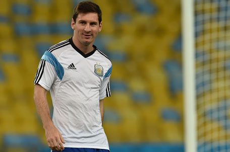 Argentina's forward Lionel Messi takes part in a training session at Maracana stadium in Rio de Janeiro, Brazil on June 14, 2014. (AFP)