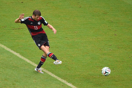 Thomas Mueller of Germany shoots and scores his team's first goal during the 2014 FIFA World Cup Brazil group G match between the United States and Germany at Arena Pernambuco on June 26, 2014 in Recife, Brazil. (GETTY)