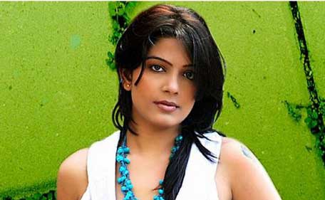 Telugu actress shocked to see her intimate pictures on Twitter