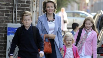 Photo: ${params.title}