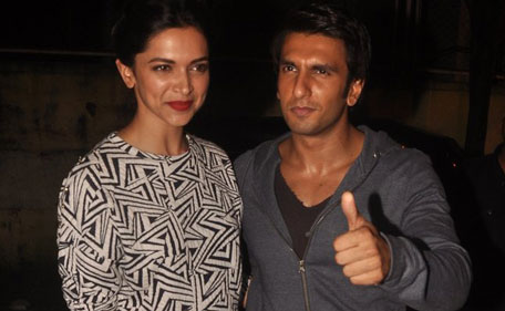 Bollywood actor Deepika Padukone and Ranveer Singh pose together during 'Finding Fanny' screening. (Sanskriti Media and Entertainment)