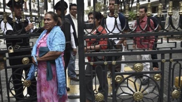 Photo: ${params.title}