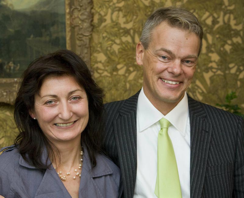 Norwegian scientists May-Britt and Edvard Moser smile when they receive the Fernstrom award in Lund in this September 22, 2008 file photo. (Reuters)
