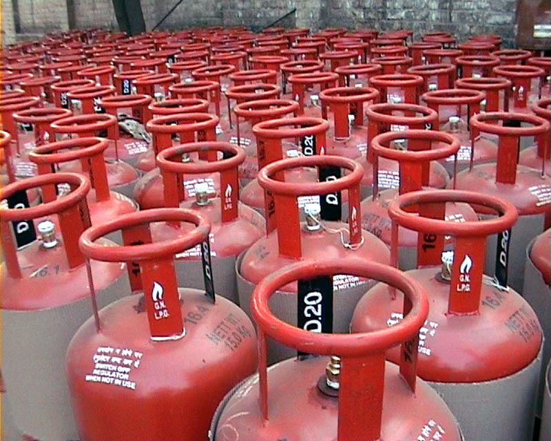 cooking-gas-cylinder-prices-cut-by-emarat-emirates24-7