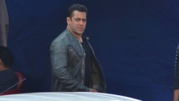 Photo: ${params.title}