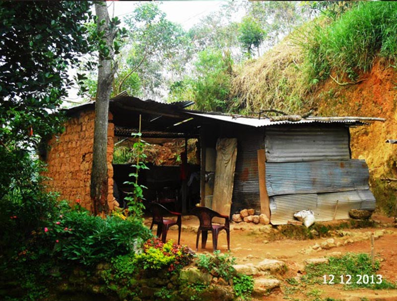 Dilani's old shanty house. (Picture courtesy Gossip Lanka)