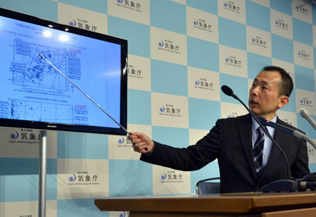 An earthquake expert from Japan's Meteorological Agency, Yasuhiro Yoshida, speaks at a press conference at their headquarters in Tokyo on February 17, 2015 after an earthquake hit northern Japan. (AFP)