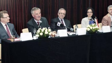 Photo: ${params.title}