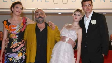 Photo: ${params.title}