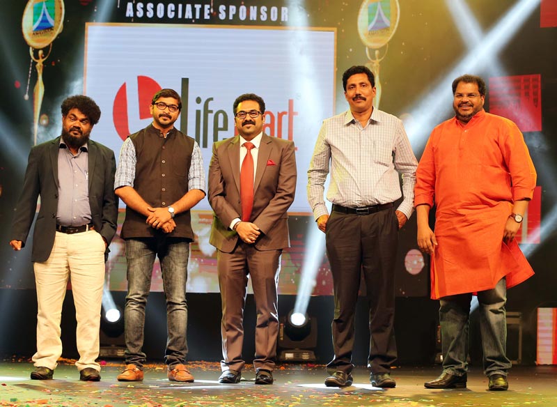 Emirates24|7 staffer V M Sathish (extreme left) has won the Asiavision TV and Radio award  for his TV talk show 'Encounters with VMS' on Darshana TV. Others in the picture are (from left) Iype Vallikadan of Mathrubhumi TV, Elvis Chummar of Jaihind TV, M.C.A. Nasser of MediaOne TV and K K Moideen Koya ofKairali TV. (Supplied)