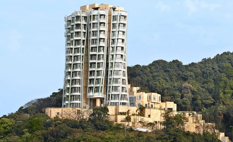 Every unit in the twisted-shape building has floor-to-ceiling windows and offers 360-degree views of Victoria Harbour and Mount Cameron. (Pic credit: http://www.opushongkong.com)