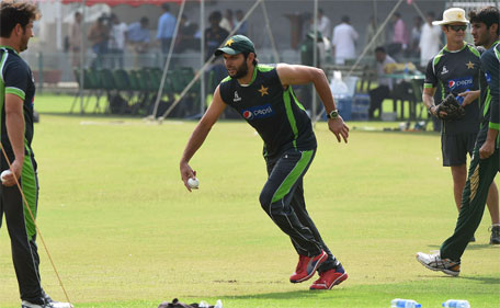 Pakistani all-rounder Shahid Afridi delivers a ball during training camp at the Gaddafi Cricket Stadium in Lahore on September 18, 2015. (AFP)