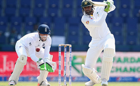 Shoaib Malik of Pakistan bats during Day One of the First Test between Pakistan and England at Zayed Cricket Stadium on October 13, 2015 in Abu Dhabi, United Arab Emirates. (Getty Images)