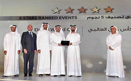 Mohammed Al Shehhi, board member of Meydan, receiving the award from Sheikh Mansoor bin Mohammed bin Rashid Al Maktoum, Chairman of the Dubai International Marine Club. (Supplied)
