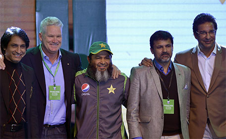 Former Pakistani cricketer Rameez Raja (left), former Australian batsman Dean Jones (second left), and former Pakistani cricketers Mushtaq Ahmed (centre), Moin Khan (second right) and Wasim Akram pose for a photograph during the drafting of players for the Pakistan Super League (PSL) in Lahore on December 21, 2015. (AFP)