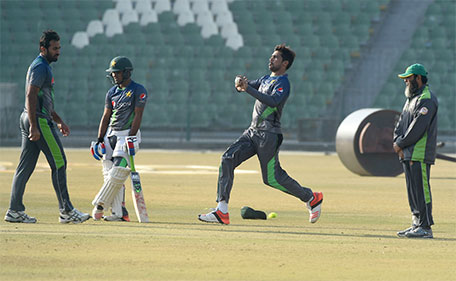 Pakistani cricketer Mohammad Amir delivers a ball during a team practice for the Pakistan Super League (PSL) in Lahore on December 26, 2015.  (AFP)