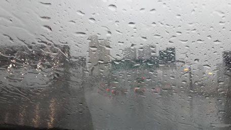 Downpour in Dubai. Image courtesy Emirates24|7 reader Andrea Marie Alvares.