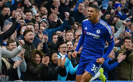 Chelsea's English midfielder Ruben Loftus-Cheek scoring his team's second goal during the FA Cup third-round football match between Chelsea and Scunthorpe United at Stamford Bridge in London on January 10, 2016. (AFP)