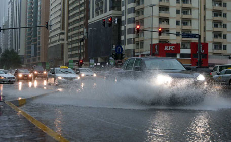 Rain lashes Abu Dhabi on March 9, 2016. (Najeeb mohmmed)