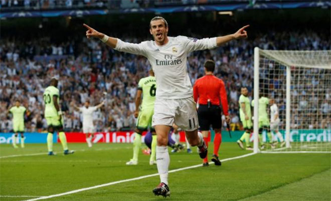 Gareth Bale celebrates scoring the first goal for Real Madrid against Manchester City in UEFA Champions League Semi Final Second Leg at Estadio Santiago Bernabeu, Madrid, Spain on 4/5/16. (Action Images via Reuters)
