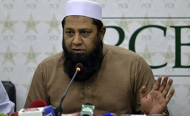 Pakistan Cricket Board (PCB) chief selector Inzamam-ul-Haq addresses a press conference in Lahore on June 5, 2016. (AFP)