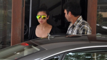 Photo: ${params.title}