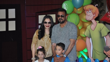 Photo: ${params.title}