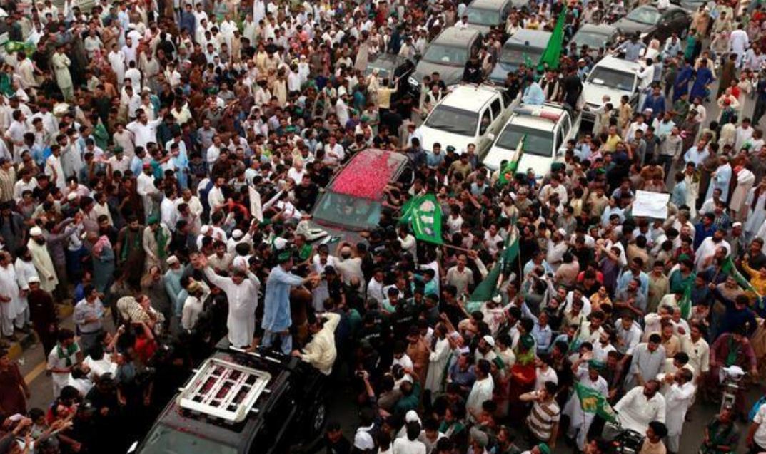 Thousands attend events for ousted Pakistani prime minister Sharif ...