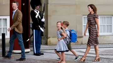 Photo: ${params.title}