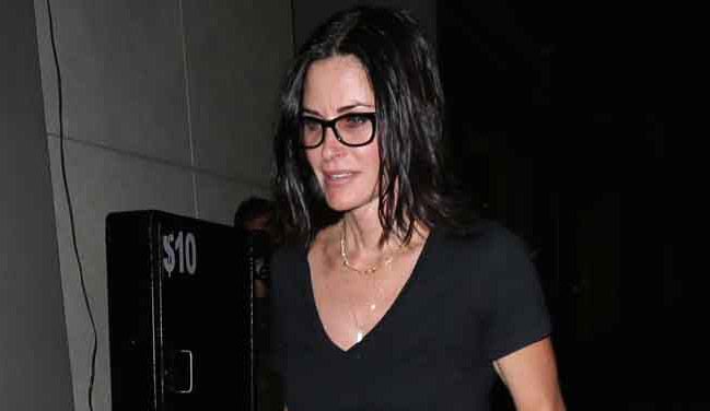 Courteney Cox scared by plane incident - Entertainment - Emirates24|7
