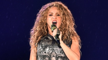 Photo: Shakira hits the studio and confirms new music is coming