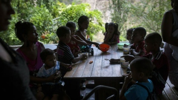 Photo: ${params.title}