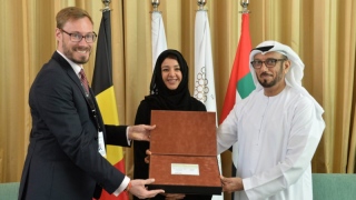 Photo: Belgium receives first 'establishment card' for Expo 2020 participating countries