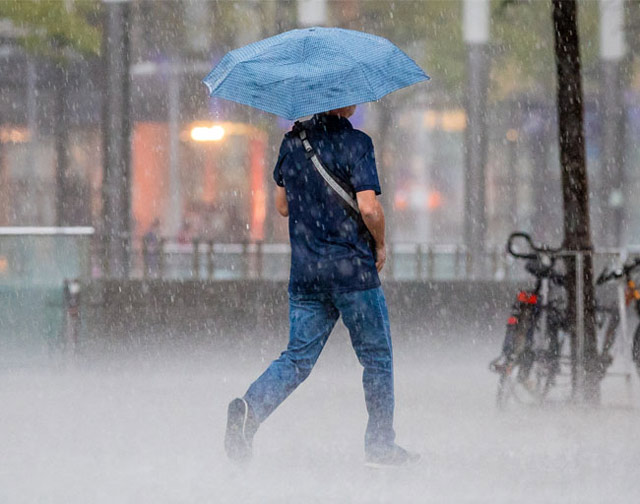 Umbrella blocks office door for two days - Offbeat - Crazy World ...