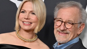 Photo: Steven Spielberg Shares Insights on Working with Michelle Williams on Set