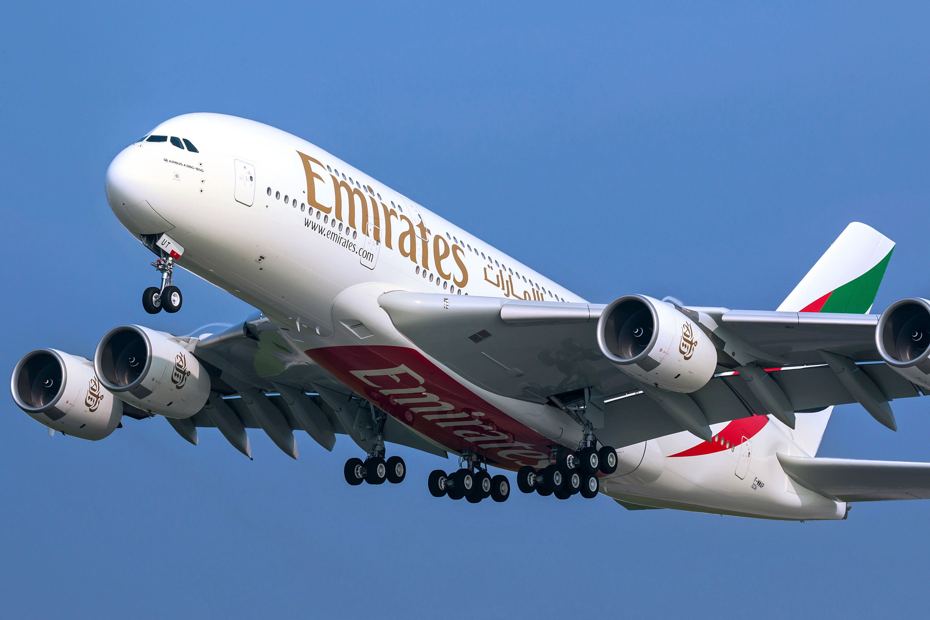 طيران الإمارات تشغل رحلتين على متن طائرة A380 إلى البحرين للمشاركة في سباقات الفورمولا 1