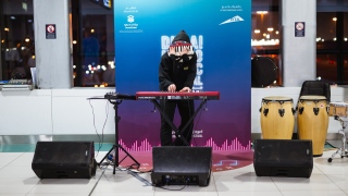 Photo: French musician mesmerises crowds with stunning ‘Mirror Head’ performance at the Dubai Metro Music Festival