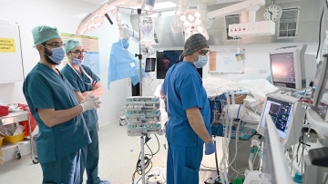 Photo: Tawam Hospital completes endoscopic orbital surgery for hemorrhagic tumour removal