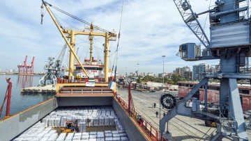 Photo: Second UAE aid ship arrives at Latakia Port