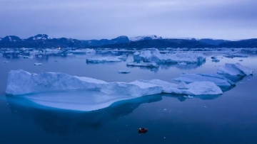 Photo: ‘Devastating’ melt of Greenland, Antarctic ice sheets found