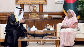 Photo: UAE Ambassador delivers Mohammed bin Rashid's invitation for COP28 to Prime Minister of Bangladesh