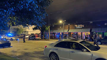 Photo: 4 people wounded in exchange of gunfire outside Birmingham bar