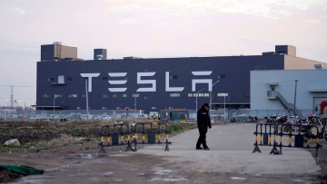 Photo: Tesla offers China-made electric vehicles for sale in Canada