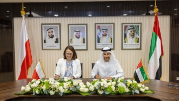 Photo: UAE, Poland discuss ways of enhancing financial and economic cooperation