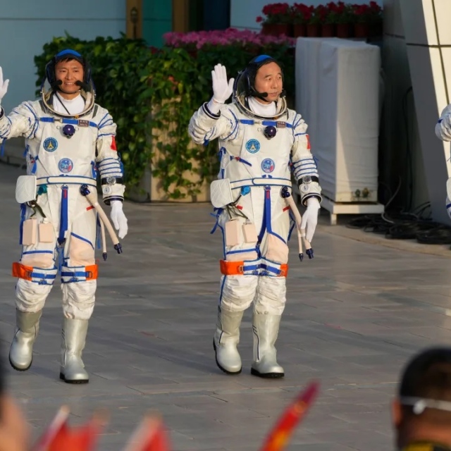 Photo: China sends first civilian astronaut to space as Shenzhou-16 blasts off