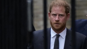 Photo: What to know as Prince Harry prepares for court fight with British tabloid publisher