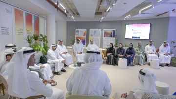 Photo: Hamdan bin Mohammed meets with a group of creatives in Dubai, directs implementation of their ideas to enhance city’s landscape