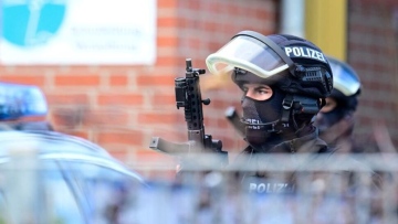 Photo: Toy Gun Scare Leads to German School Evacuation