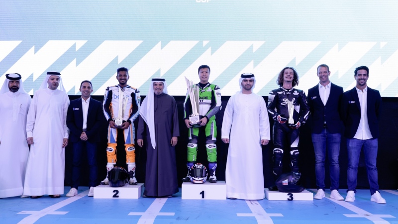 Photo: Mansoor bin Mohammed crowns Japanese rider Hikari Okubo as winner of inaugural Dubai Electric Scooter Cup